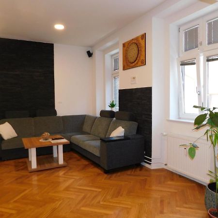 Modern Apartment Hrenova Street Любляна Экстерьер фото